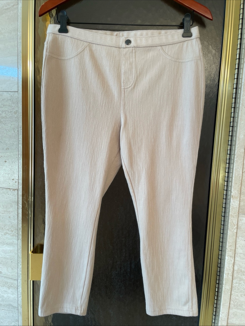 Simply Vera Wang Cream Stretch Comfy Capri Pants Women’s Size Medium